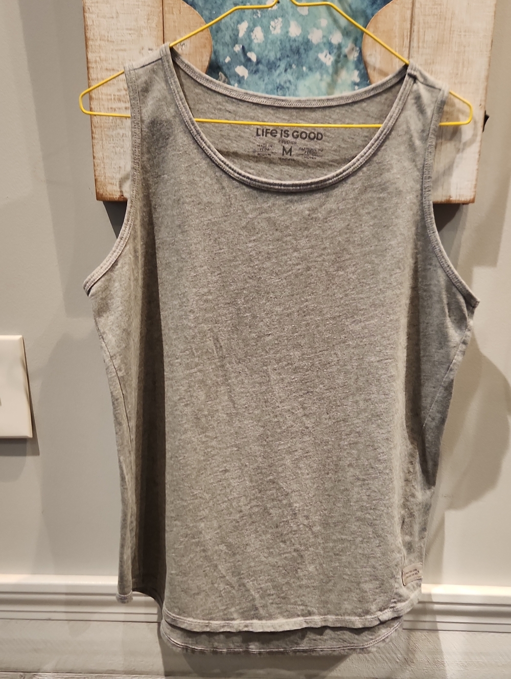 EUC Life Is Good Crusher Women's Light Gray Scoop Neck Tank Sz M